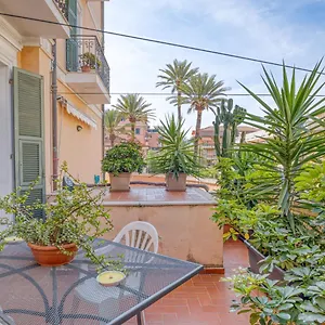 Appartamento Vivi La Dolce A Due Passi Dal Mare, Bordighera